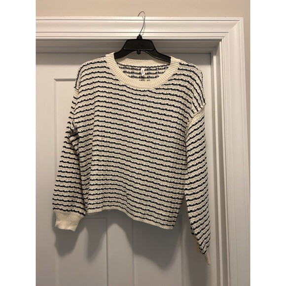 Women’s Size Large Black White Pullover Sweater Slouchy Midriff Boxy Minimalist - Picture 1 of 4